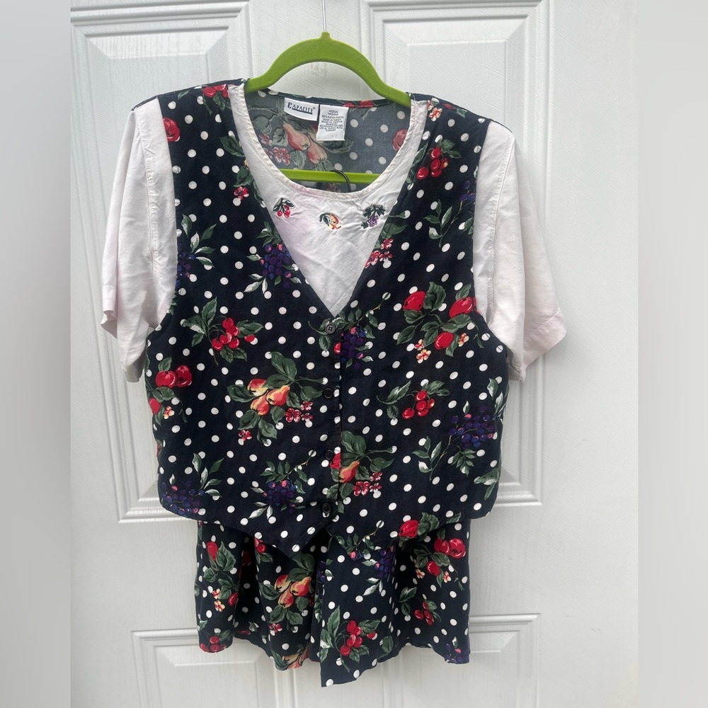 VTG 80s B&W Polka Dot Fruit outfit w/ vest shirt & matching high waisted shorts
